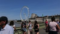 Секторът на услугите във Великобритания се свива с най-бързия темп от януари 2023 г.
