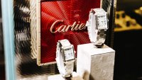 Продажбите на собственика на Cartier нараснаха с двуцифрен темп в празничния сезон 