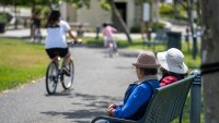 Новите молби за помощи при безработица в САЩ леко се увеличават