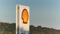 Shell забавя инвестициите си в офшорни вятърни проекти