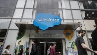Salesforce повиши годишните си насоки и разширява партньорството си с Anthropic
