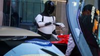 Автономните коли подсказват как хората могат да избегнат бунта на изкуствения интелект