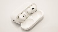 Големият проблем с умиращите AirPods и другите безжични слушалки