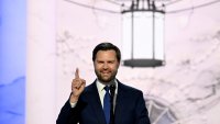 Иранските власти имат писмо от Ванс, но не е ясно ще се върнат ли на масата за преговори