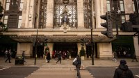 Саудитски фонд замени закъсалата Signa като акционер в британската верига Selfridges