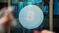 Стойността на биткойна стигна близо 2-седмичен връх след примирието в Близкия изток