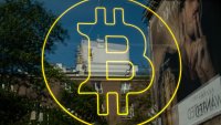 Биткойнът поевтинява след ново ликвидиране на криптозалози за 720 млн. долара