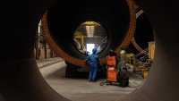 Наетите в нефинансовите предприятия у нас намаляват през второто тримесечие 