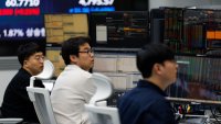 Южнокорейските индекси се сринаха с по 8% заради масовото изтегляне на AI инвестиции