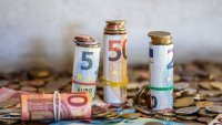 Плановете на кабинета за финансите: гаранции за парите в брой, запазване на данъци