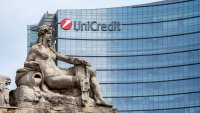 UniCredit повиши перспективите си на фона на поредната силна печалба