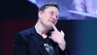 Оценката на Tesla наближава половината от капитализацията на останалия автомобилен свят