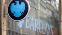 Търговията с акции даде тласък на приходите на Barclays