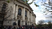 Парламентът одобри ограничаване на ръста на таксите за платено обучение в университетите