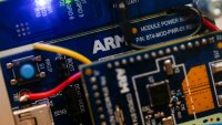 Гигантите на пазара на чипове Arm и Qualcomm влизат в ожесточен спор