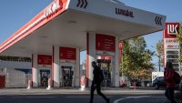 КЗК проверява как &bdquo;Лукойл&ldquo; формира цените на бензина и дизела