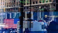 Индексите на Wall Street започват борсовата сесия с понижения*