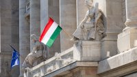 Парламентът на Унгария е избрал бившия председател на Върховния съд Андраш Бака за президент
