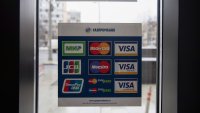 Европа се опитва да разхлаби контрола на САЩ върху платежните системи