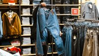 Levi's повиши прогнозите и дивидента си след силни резултати