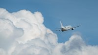 Задава ли се краят на евтините самолетни пътувания?