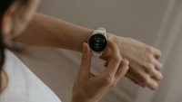 Плащане с часовник: Garmin Pay вече е достъпен за клиентите на УниКредит Булбанк