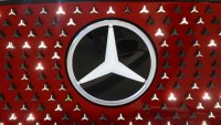 Неволите в Китай отново свиват приходите и печалбата на Mercedes