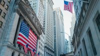 Wall Street отваря със спадове след последните рекорди*