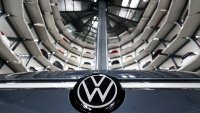 Надзорният съвет на VW се отказва от закриването на големи монтажни заводи в Германия