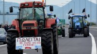 Транспортният бранш губи 10 млн. евро на седмица заради блокадите на гръцките фермери