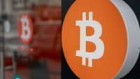 Биткойн се задържа на сравнително стабилно ниво над 77 хил. долара