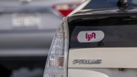 Lyft увеличава партньорствата при автономните превози, за да настигне Uber