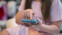 ГЕРБ предлага забрана на социалните мрежи за деца до 16 години и на телефоните в клас