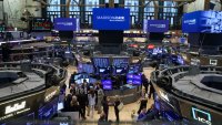 Американските акции достигнаха нови рекордно високи стойности