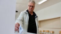 Избирателната активност към 12:00 ч. в страната е 5,8% при общо 385 хил. гласували избиратели