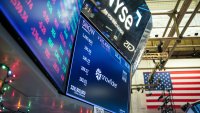 Разпродажби при технологичните компании повлякоха Nasdaq с над 1% надолу