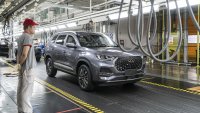 Кризата с горивата в Русия тласка повече купувачи към китайски електромобили