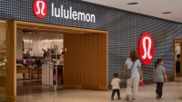 Lululemon отново снижи прогнозите, преди новият шеф да поеме управлението