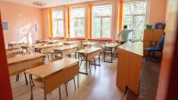 Учебните програми се разширяват, но децата забравиха да четат