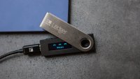Шпионски софтуер в криптопортфейли на Ledger източи 90 млн. долара