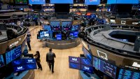 Wall Street започва наситената от данни седмица с повишения*