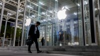 Британски съд даде ход на иск за 3 млрд. лири срещу Apple