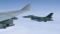 Украйна ще крие самолетите F-16 в хангари под земята