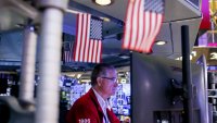 Wall Street отваря с надежди за възстановяване след разпродажбите*