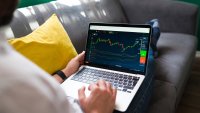 OneFunded: как работи моделът на prop trading и защо привлича все повече български трейдъри