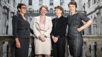 Жените влязоха в британските корпоративните управи, но тепърва ще заемат висшите длъжности