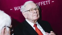 Berkshire Hathaway е първата извън технологичния сектор в САЩ с цена над 1 трлн. долара