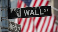 Wall Street започва новия месец на червено в очакване на решението на Фед*