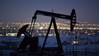 Американските петролни гиганти печелят от скъпия петрол, но не разширяват добивите си