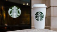 Starbucks записа първия спад на приходите си от 2020 г. насам